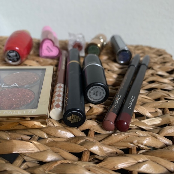 *SOLD* Assorted Makeup - Picture 3 of 4